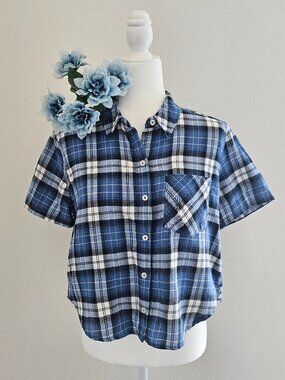 Forever 21 Blue White Plaid Cropped Button Down Shirt Short Sleeve Casual